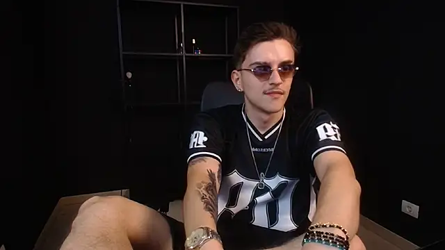 FelixStarkk's Live Chat Room
