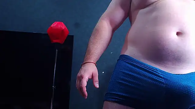 muscularjohnforuX Секс шоу на живо пред камера
