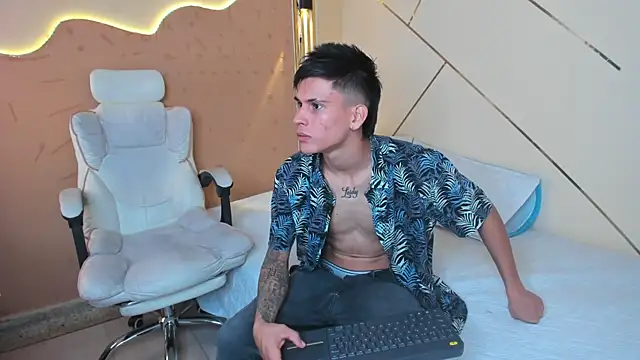Thiiago_xxx লাইভ সেক্স ক্যাম শো