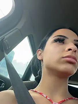 Evelin199 Секс шоу на живо пред камера