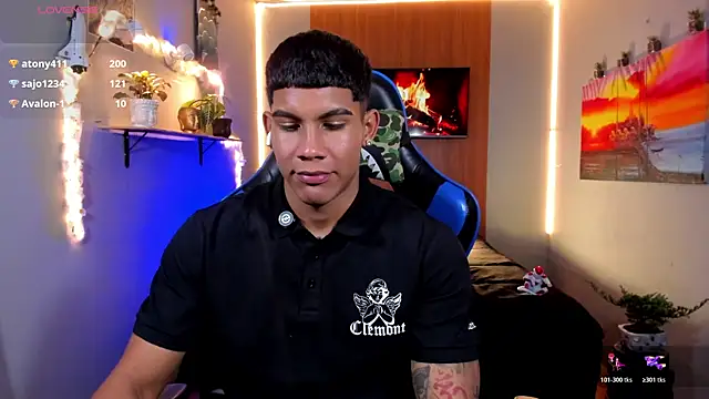 Damian_latinxxx's Live Chat Room