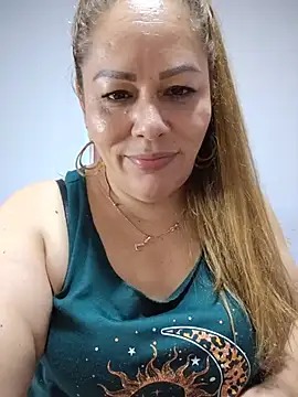 SluttyMilf79's Live Chat Room