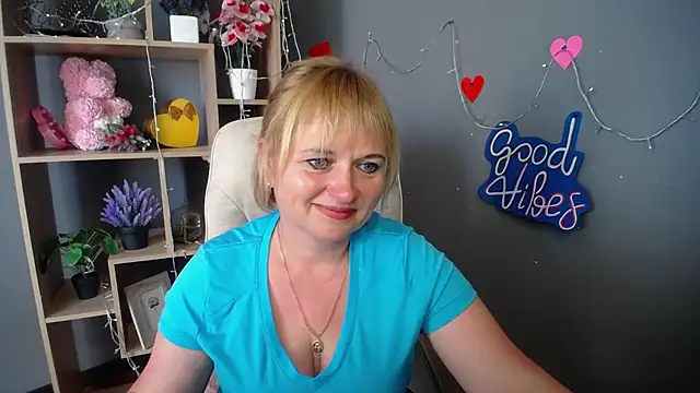 Chat soba uživo modela KiraSmiling