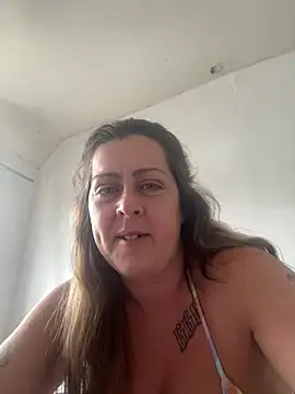 tattooed_milf's Live Chat Room