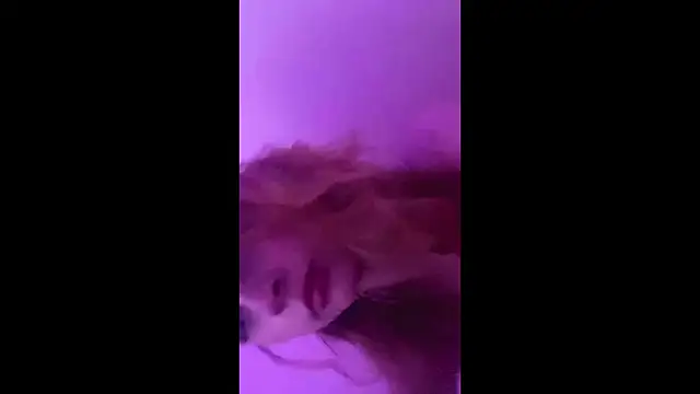 ClareTwiet Live chatroom