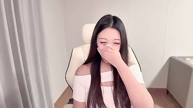 Tina-77 现场聊天室