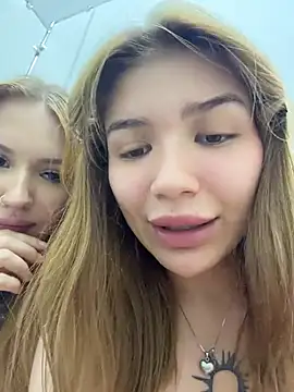 FlashTitsRoyal élő chatszobája