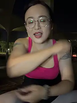 Živá chatovací místnost kehanbaby
