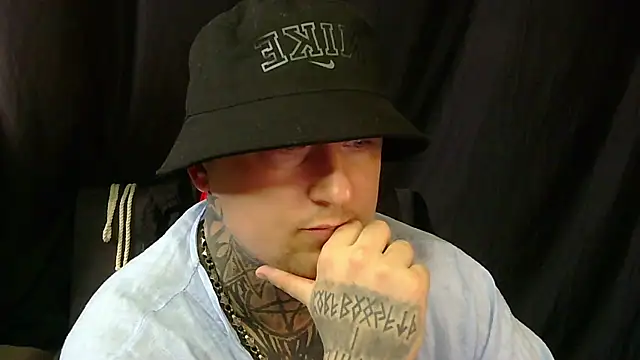 devilWithTats' Live Chat Room