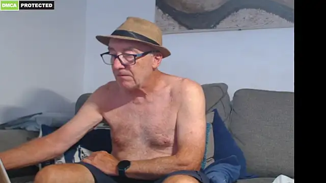 bluedae1's Live Chat Room