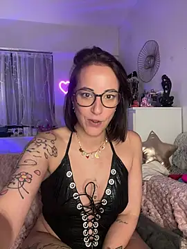 MarahDesbois' Live Chat Room