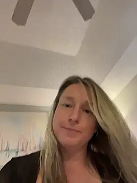 Vivian_MayXxX's Live Chat Room
