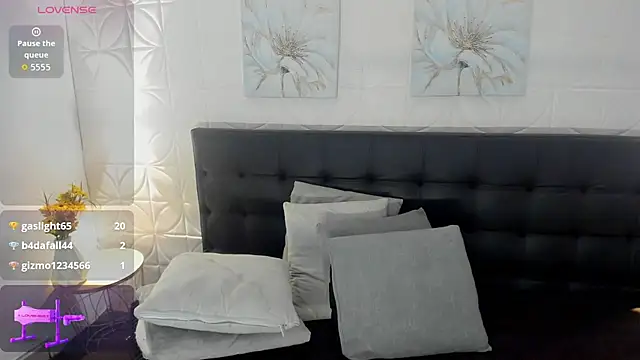 celestelx's Live Chat Room