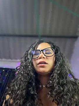 Simone_Miller – live chatrum