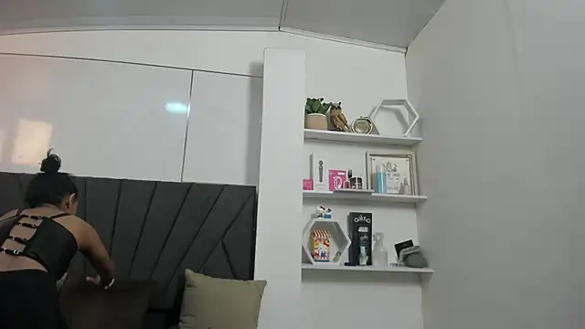 LesliePetit's Live Chat Room