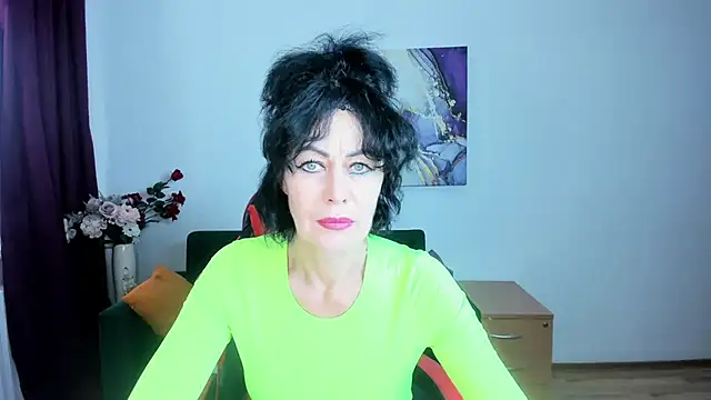 Silvia_Wallec Adlı Modelin Canlı Sohbet Odası