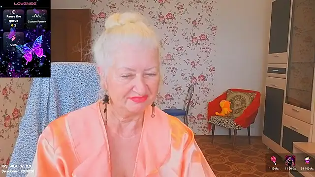 Maya_Mayflower's Live Chat Room