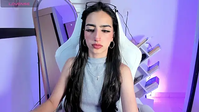 AgathaBlair's Live Chat Room