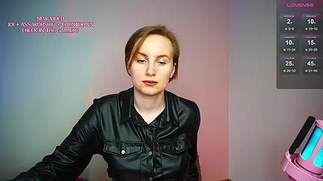 KinkyMissCherry Adlı Modelin Canlı Sohbet Odası