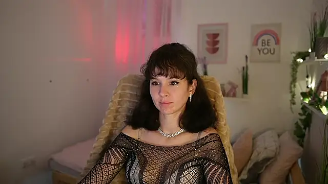 Daisy_Lowe's Live Chat Room