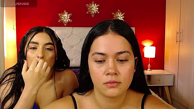 Kim_and_Mia – live chatrum