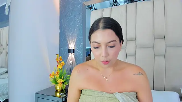 MaddyCrofft – live chatrum