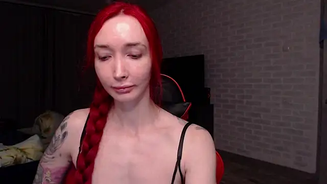 Roxy_Silver's Live Chat Room