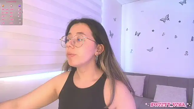 חדר צ'אט בשידור חי של sweettvera