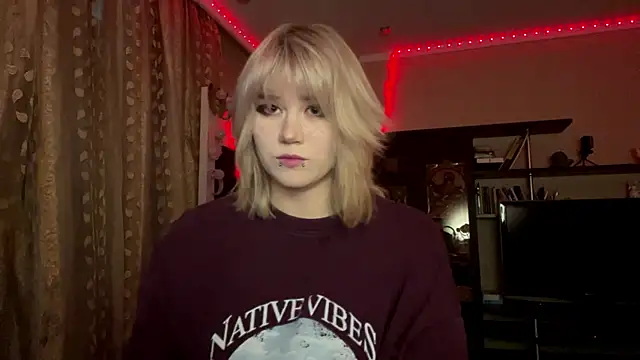 Živá chatovací místnost HelloKinki