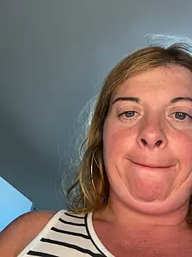 Lombada's Live Chat Room