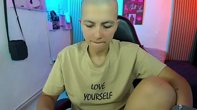 Živá chatovací místnost nicocoox
