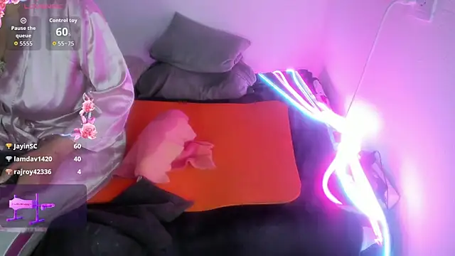 Živá chatovací místnost SheraHadee