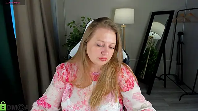 CleoXotie's Live Chat Room