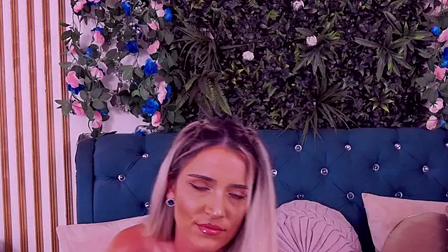 Živá chatovací místnost CherryMuse_