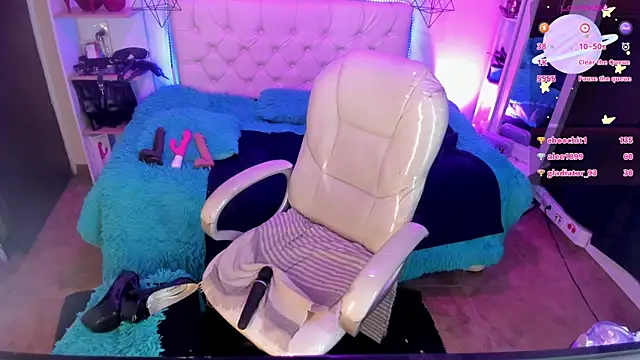 Scarlette_Cooper_ Adlı Modelin Canlı Sohbet Odası