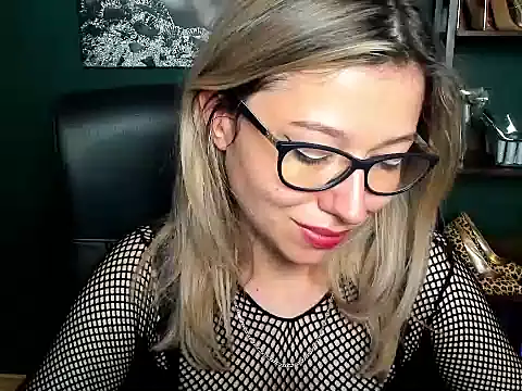 loveHeidi's Live Chat Room