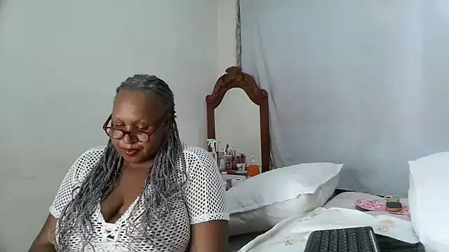 queenofrainxx чат на живо