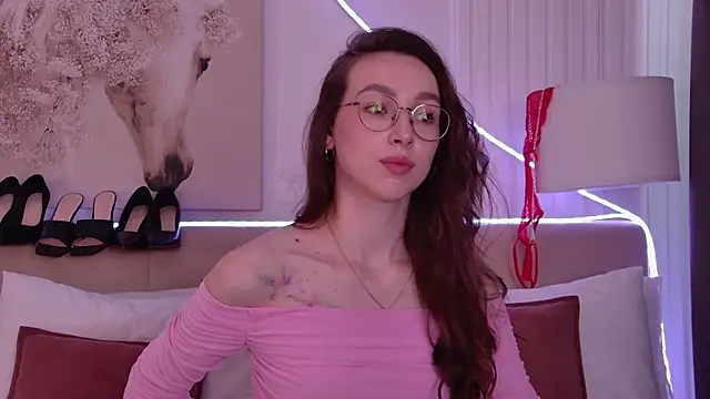 Emily_Simonn Live chat-huone