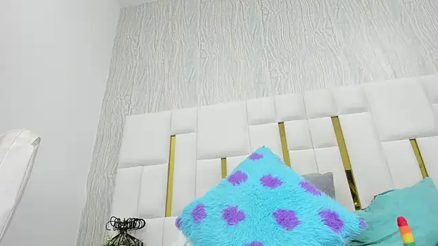 violet_gray_ Adlı Modelin Canlı Sohbet Odası