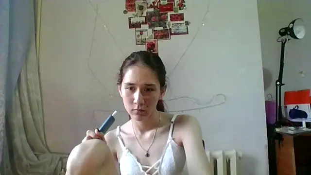 NickiKisinger Adlı Modelin Canlı Sohbet Odası