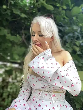 LaraHollywood – live chatrum