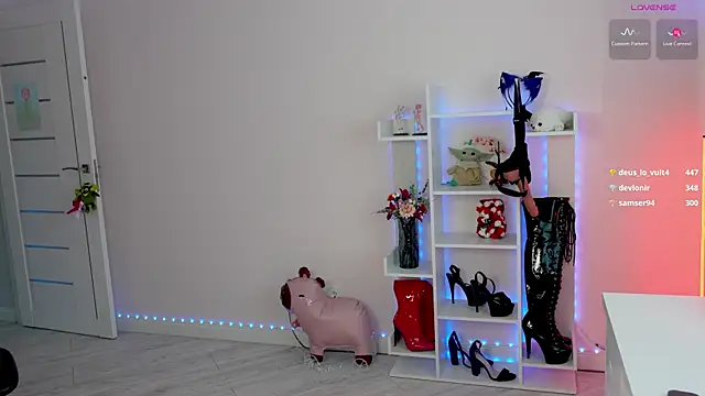 Živá chatovací místnost QueenAliceX