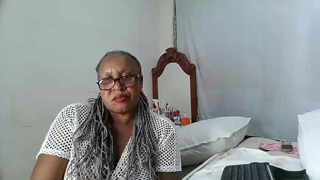 queenofrainxx Live chatroom