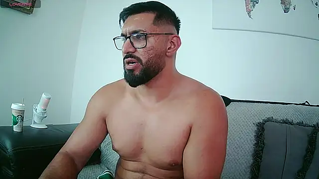 חדר צ'אט בשידור חי של flupu1