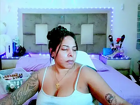 indiantopaz694u Live Chatraum