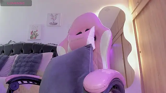 חדר צ'אט בשידור חי של Amaranthaa1