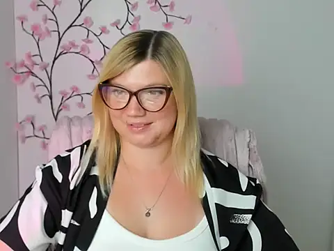 Lola_moree Adlı Modelin Canlı Sohbet Odası