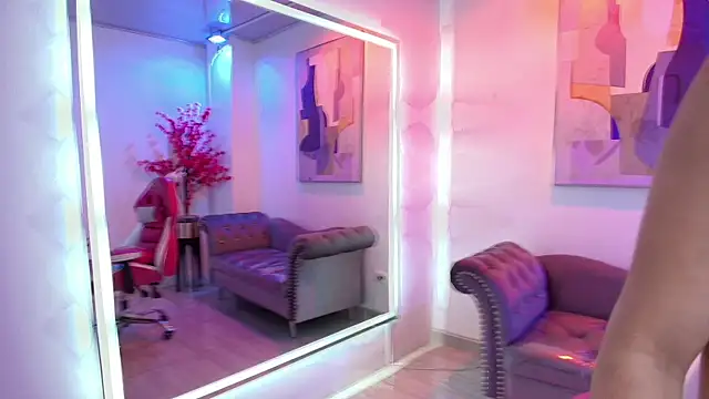 חדר צ'אט בשידור חי של Oriana_wood