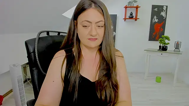 MistressDarrah Live Chatraum
