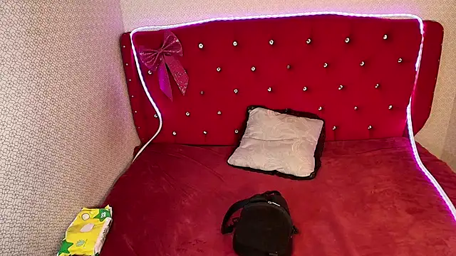 Angelchristix Adlı Modelin Canlı Sohbet Odası